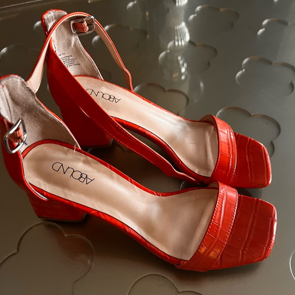 Abound shoe